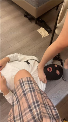 【梨柚冰】双S-赏赐圣水/捆绑座椅/窒息【双视角完整版】 艾彩调教库 第8张