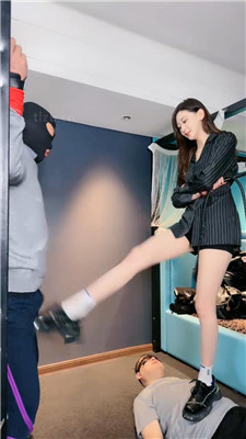 【艾琳175】三狗奴-刑奴超暴力虐打逼供 艾彩调教库 第9张