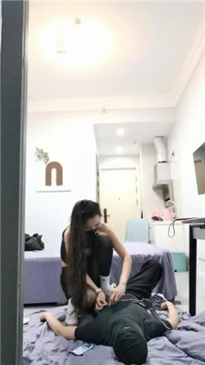 【皮皮】暴击虐-腿绞窒息/飞踹/全体重踩踏/虐乳 艾彩调教库 第9张