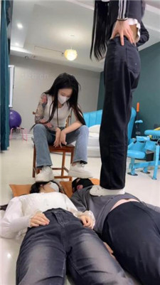 【精神小妹】超暴力双学生S-霸凌情侣奴/奴下奴 艾彩调教库 第8张