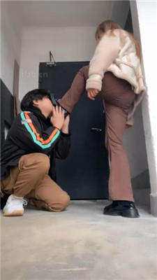 【素人挖掘机】开发混血素人楼梯间调我 艾彩调教库 第2张