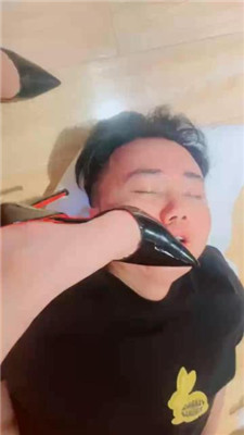 【甜心教主】口水浓痰强制喂 艾彩调教库 第4张