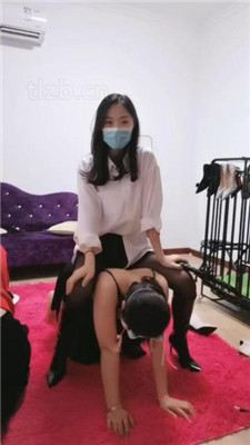 【凌儿女神】夫妻奴-抓住小三暴虐现场 艾彩调教库 第10张