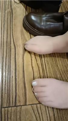 【梵高】开发大四素人S-肉丝长靴虐杀 艾彩调教库 第17张