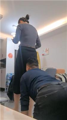 【婉南】吐口水/跪舔裸足/骑马踩踏【完整版】 艾彩调教库 第11张