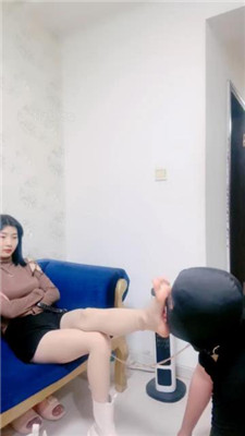 【兔兔大人】跪舔白短靴/转胯骑马/提档/全体重跳踩 艾彩调教库 第19张