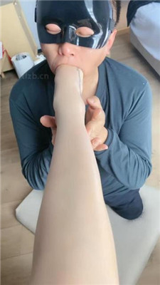 【歌总】清理脚趾/闻黑丝脚/深喉 艾彩调教库 第4张