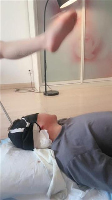【不期而遇】高跟跺脸/长靴暴力踢踹/耳光挑战/闻原味 艾彩调教库 第11张
