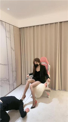 【美美子】女白领黑丝高跟诱惑同事当狗伺候 艾彩调教库 第6张