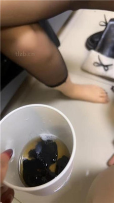 【草莓s】双S-清理长靴脏鞋底/骑马转胯/喝圣水混合物 艾彩调教库 第9张