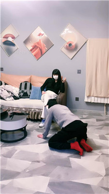 【大小姐S】牵狗链/跪舔脏鞋白袜/强制闻鞋-HD绳艺资源网