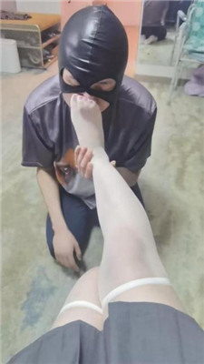 【魔鬼天使】白丝裸足恋足舔/全体重踩踏-HD绳艺资源网