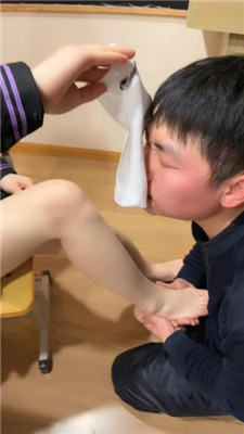 【不知名美女】绿帽男友-丝袜塞嘴疯狂发骚 艾彩调教库 第18张