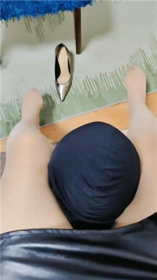 【平凡】转胯转胯/鞭打/高跟肉丝脚闻舔 艾彩调教库 第18张