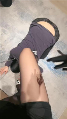 【然然】碾压踩狗爪/闻舔黑丝高跟 艾彩调教库 第6张