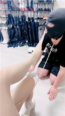 【兔兔大人】跪舔白短靴/转胯骑马/提档/全体重跳踩 艾彩调教库 第13张