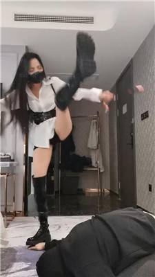 【皮皮】骑马转胯/长靴踩虐/sp/闻舔原味 艾彩调教库 第17张