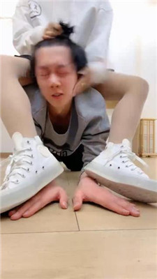 【海绵大大】骑马转胯/高帮帆布鞋踩踏/清理脏鞋/揪耳朵 艾彩调教库 第3张