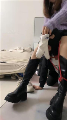【珈瑶】闻白袜臭鞋/掐乳/清理长靴 艾彩调教库 第6张
