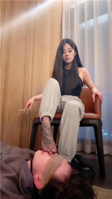 【不知名美女】车模S-皮鞋白袜黑丝气味控制 艾彩调教库 第17张