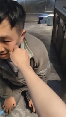 【然而】短靴黑丝-双奴下跪争宠求虐 艾彩调教库 第17张