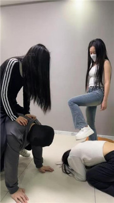【精神小妹】超暴力双学生S-霸凌情侣奴/奴下奴 艾彩调教库 第13张