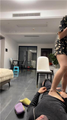 【婷S】长靴S-暴力耳光鞭打踩踏 艾彩调教库 第10张
