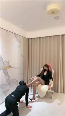 【美美子】女白领黑丝高跟诱惑同事当狗伺候-HD绳艺资源网