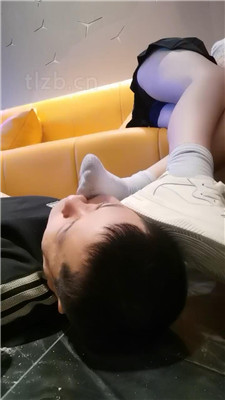 【文文文】KTV-素人小姐姐白袜白鞋踩脚垫 艾彩调教库 第7张