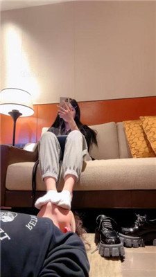 【不知名美女】模特S-上门只求刷鞋的贱奴 艾彩调教库 第14张