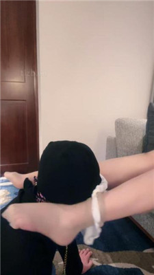 【琪琪大人】偷闻原味内裤被后妈发现 艾彩调教库 第14张