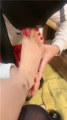 【汐月】双S-转胯/及膝袜踩狗/耳光/掐乳/人体座椅【双视角版】 艾彩调教库 第23张