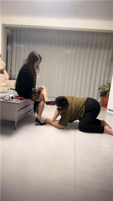 【冰色】恶毒继母-高跟肉丝脚踩狗儿子/口水鞋底 艾彩调教库 第6张