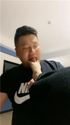 【冷御大大】近距离裸足恋足狂舔 艾彩调教库 第3张