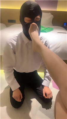 【喵主】口水吐脸/高跟肉丝舔/鞋跟插嘴 艾彩调教库 第5张