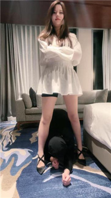 【琪琪大人】偷闻原味内裤被后妈发现 艾彩调教库 第8张