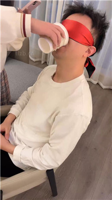 【梨柚冰】双S-赏赐圣水/捆绑座椅/窒息【双视角完整版】 艾彩调教库 第12张
