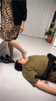 【冰色】恶毒继母-高跟肉丝脚踩狗儿子/口水鞋底 艾彩调教库 第20张