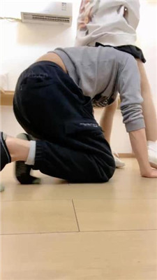 【海绵大大】骑马转胯/高帮帆布鞋踩踏/清理脏鞋/揪耳朵 艾彩调教库 第4张