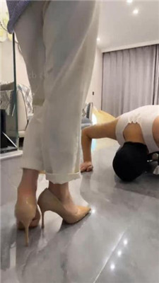 【辣姐】磕头求虐/转胯狗爬/丝袜脚诱惑/高跟踩乳-HD绳艺资源网