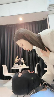 【Lel’s】骑马狗爬/高跟美腿诱惑/踩踏/刑具sp/赏圣水【完整版】 艾彩调教库 第20张
