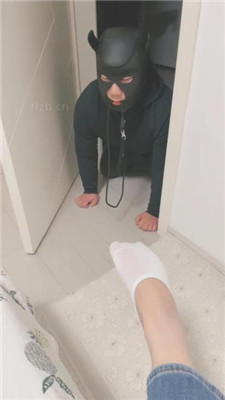 【上上】夜跑后超臭船袜让男友闻【完整版】-HD绳艺资源网
