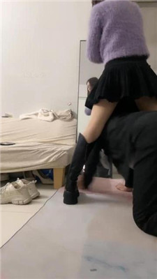 【珈瑶】闻白袜臭鞋/掐乳/清理长靴 艾彩调教库 第9张