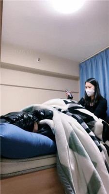 【素人星探】闻鞋闻脚发骚 艾彩调教库 第7张
