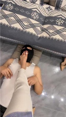 【辣姐】磕头求虐/转胯狗爬/丝袜脚诱惑/高跟踩乳 艾彩调教库 第26张