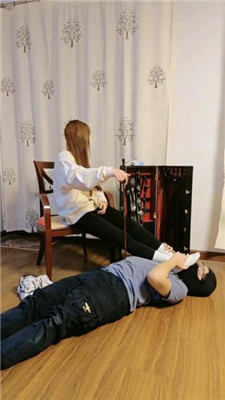 【乔伊】鞭打/运动鞋白袜辱/踩踏/掐乳 艾彩调教库 第9张