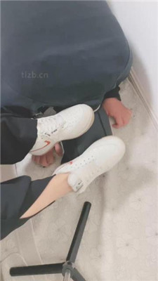 【上上】强迫狗舔穿一天的白鞋原味船袜-HD绳艺资源网