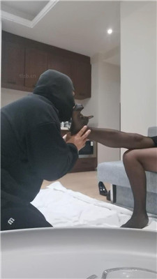 【左罗夫人】恶毒继母臭黑丝强迫舔 艾彩调教库 第3张