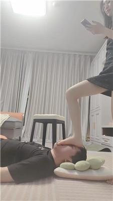 【丫丫】全体重踩踏/裸足踩狗脸/深喉 艾彩调教库 第7张