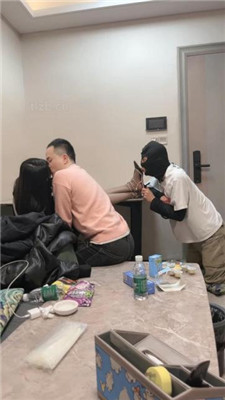 【万一】开年第一调-情侣主羞辱绿帽 艾彩调教库 第23张